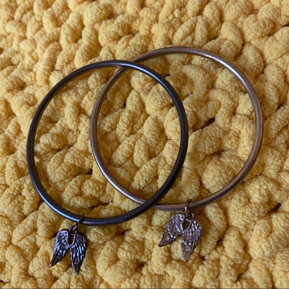 Angel pendant bracelets